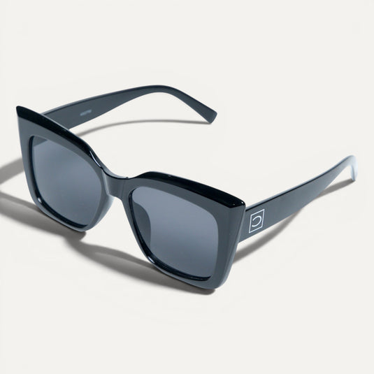The Statement Line Sunglasses – Black