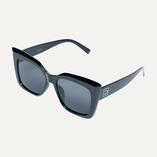 The Statement Line Sunglasses – Black