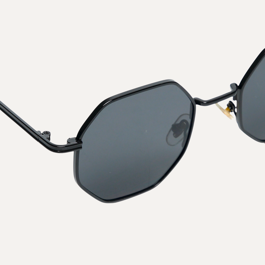 The Faceted Frame Sunglasses – Black